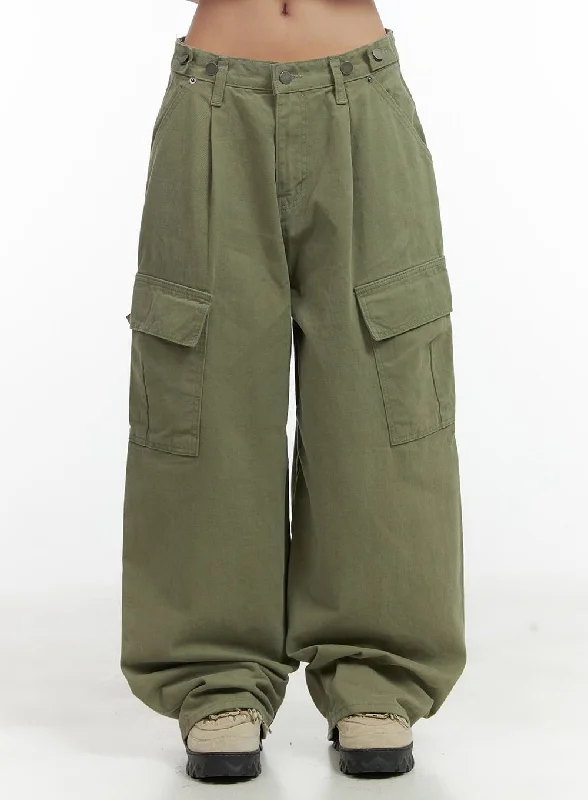 Pants With Adjustable Fit-Blair Wide Fit Pintuck Cargo Pants CO417