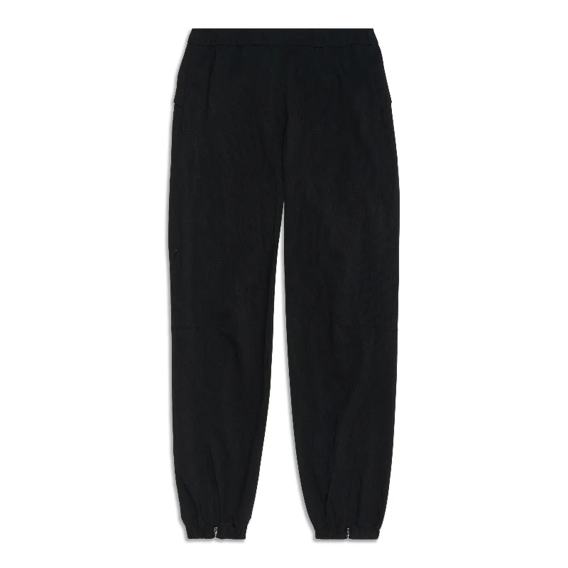 Pants With Vintage Look-Essential Affinity Mid Rise Jogger - Resale