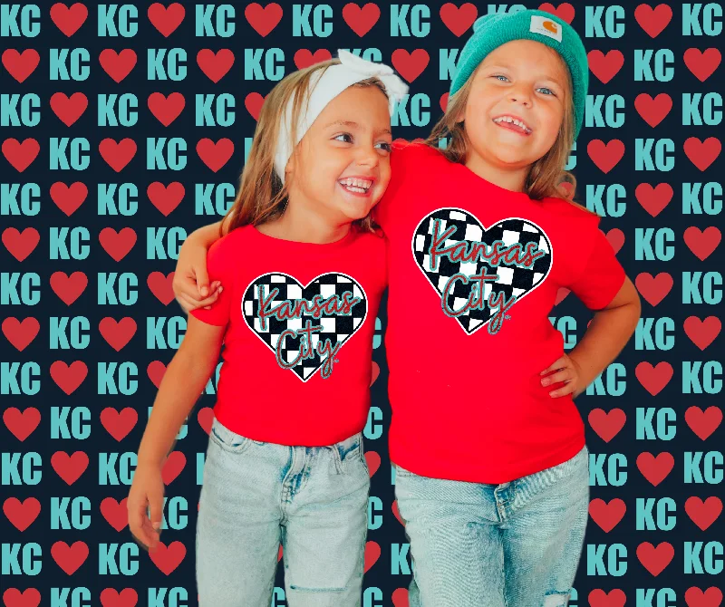 T-Shirt With Longline Fit-Kansas City Soccer Checkered Heart Red Tee