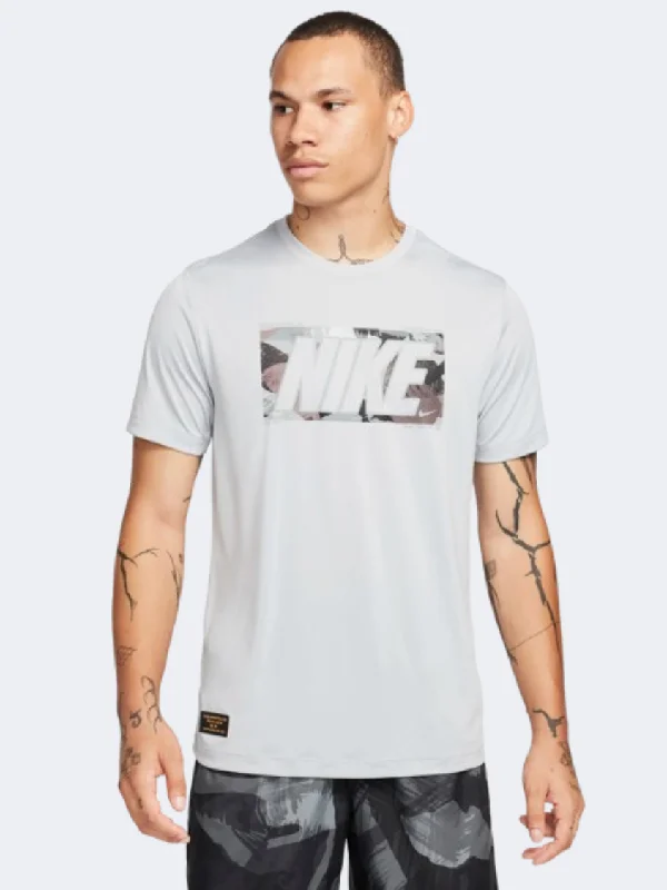 T-Shirt For Fall-Nike Regulared Gfx Men Training T-Shirt Light Smoke Grey