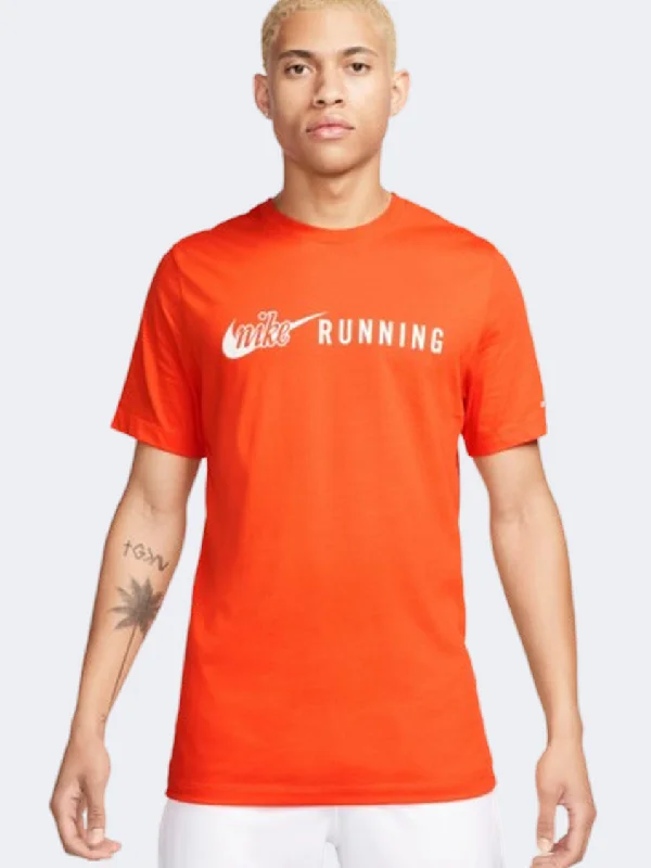 T-Shirt With Oversized Fit-Nike Run Energy Men Running T-Shirt Safety Orange